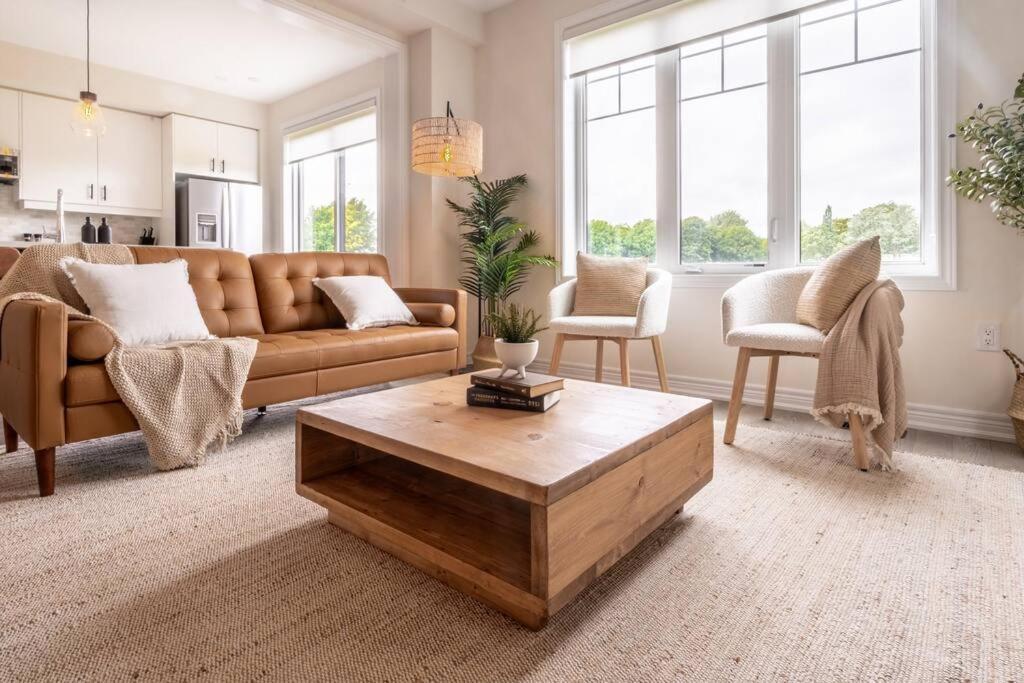 Holiday home Spotless 5 Bed And 4 Bath With Wi-fi And 1hr To Niagara