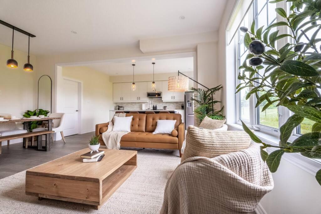 Spotless 5 Bed And 4 Bath With Wi-fi And 1hr To Niagara Holiday home *