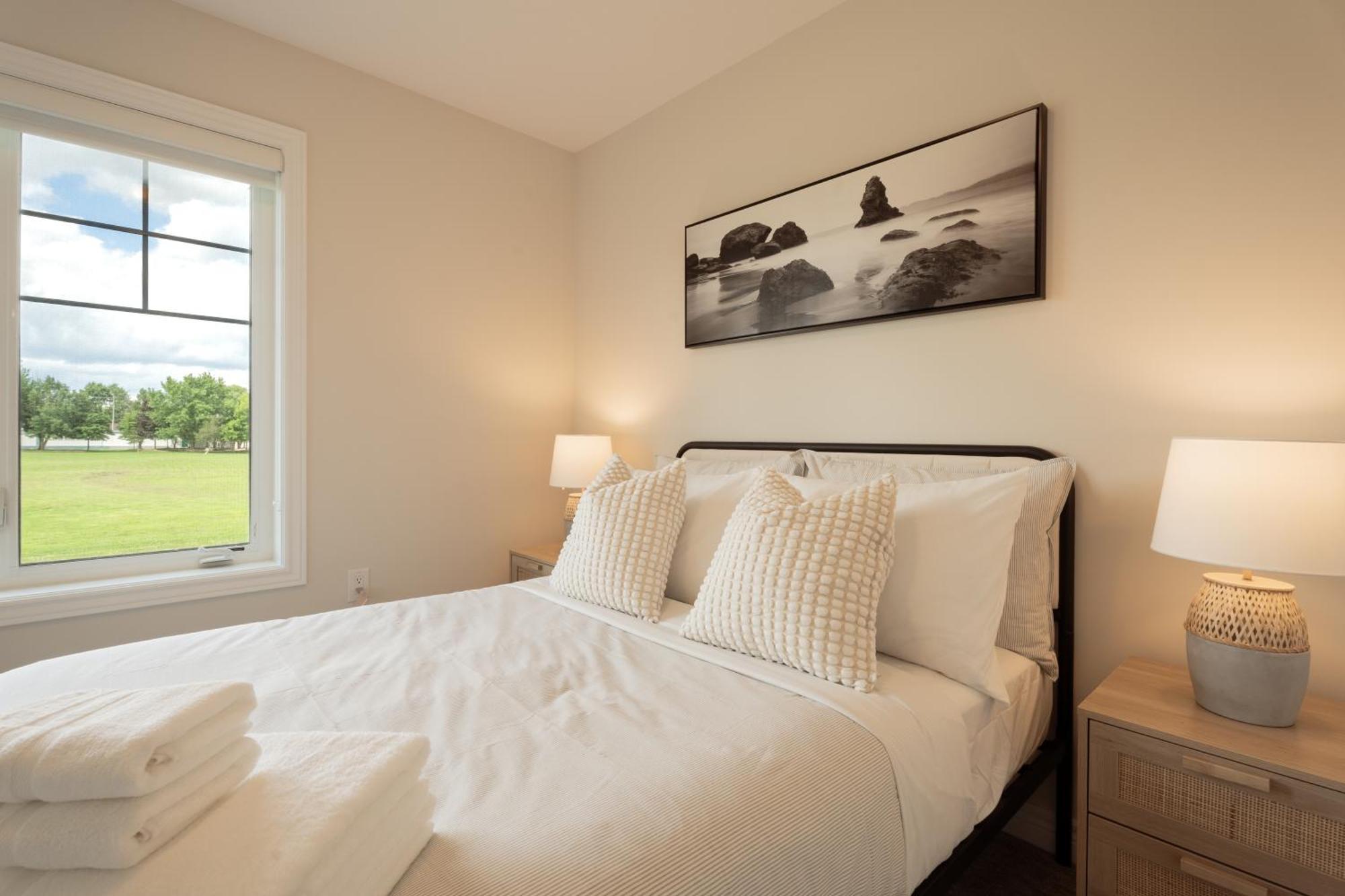 Spotless 5 Bed And 4 Bath With Wi-fi And 1hr To Niagara *