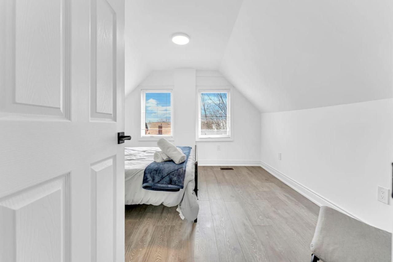 Cozy 6br Ticats Hospitals First Ontario Hamilton