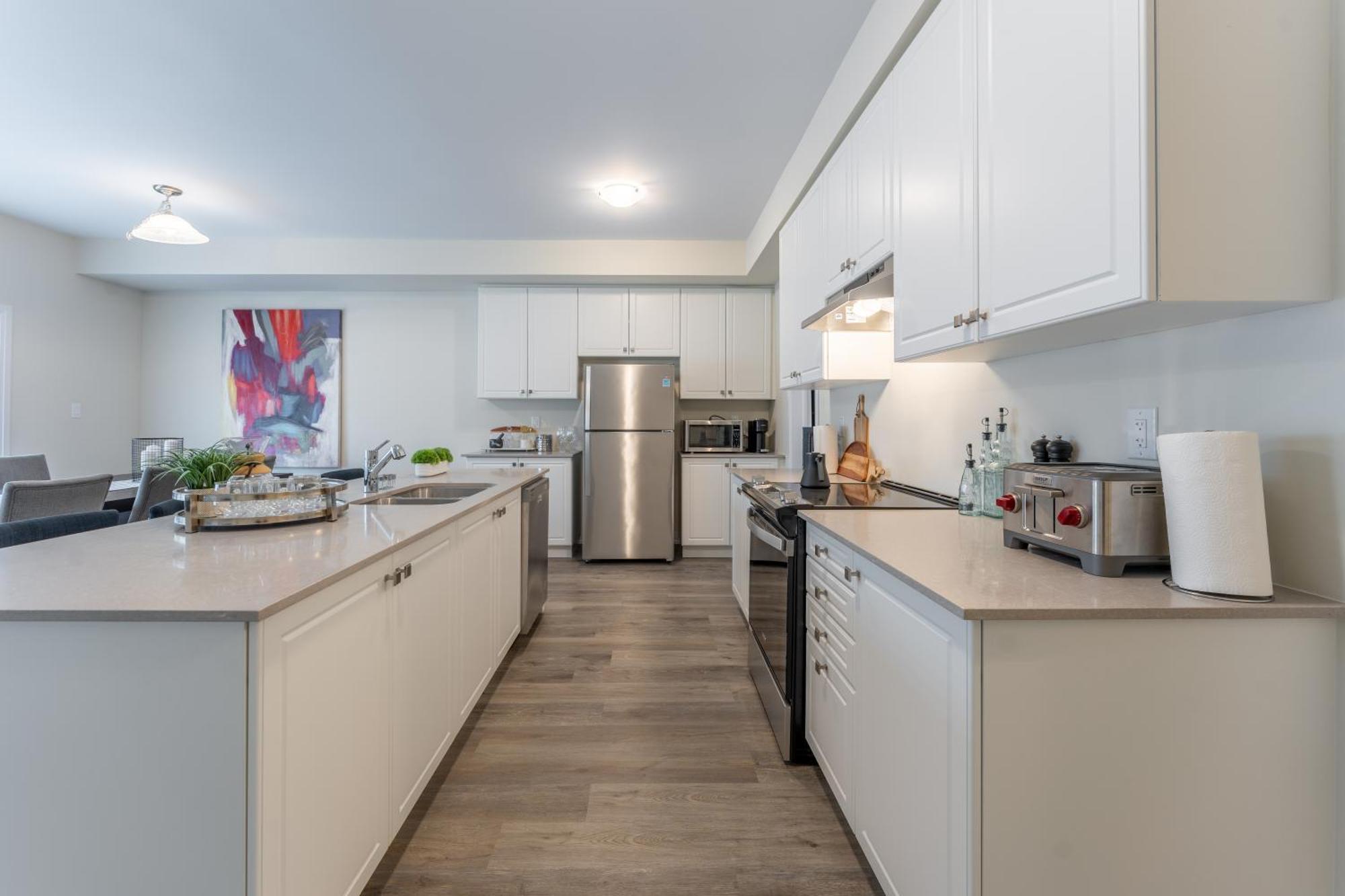 New 3 Bed House - Golf & Waterfalls In Stoney Creek * Hamilton