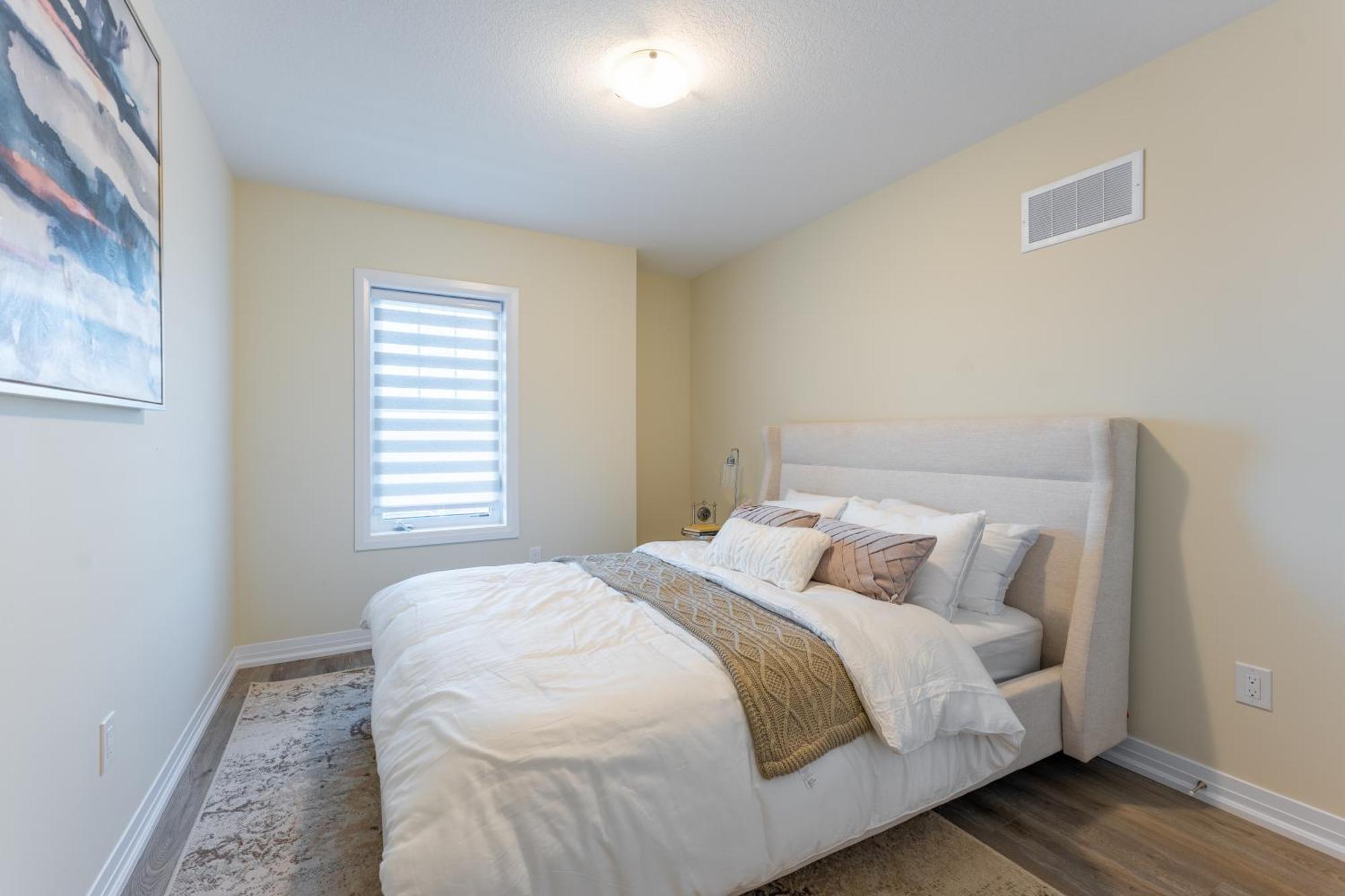 New 3 Bed House - Golf & Waterfalls In Stoney Creek
