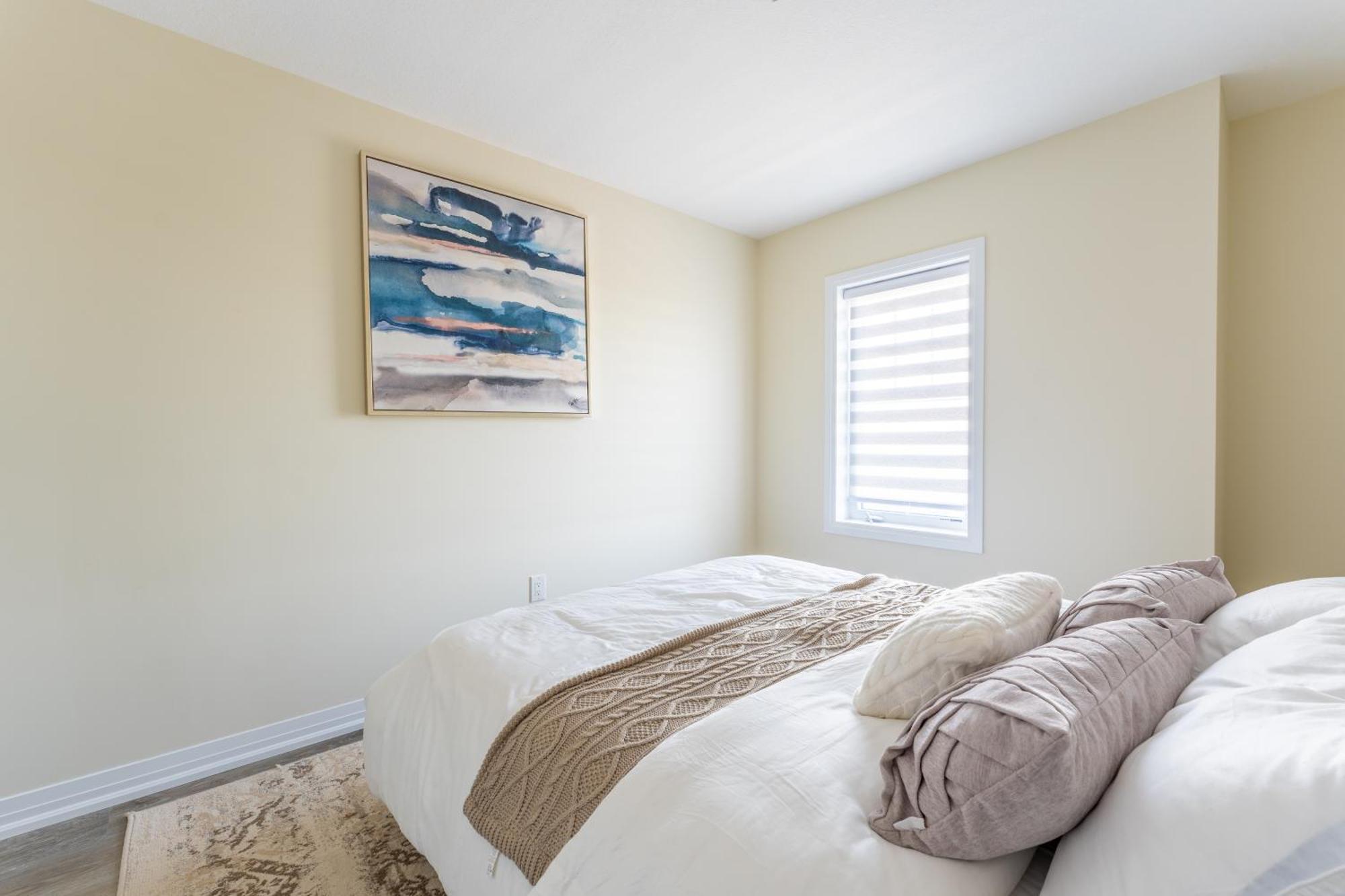 New 3 Bed House - Golf & Waterfalls In Stoney Creek Hamilton