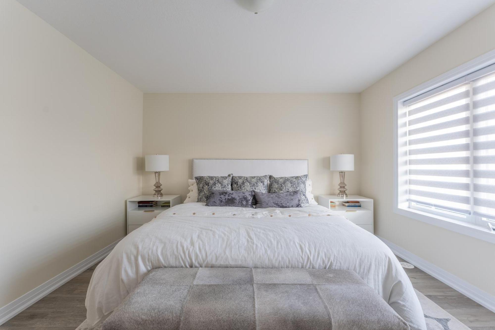 New 3 Bed House - Golf & Waterfalls In Stoney Creek Hamilton