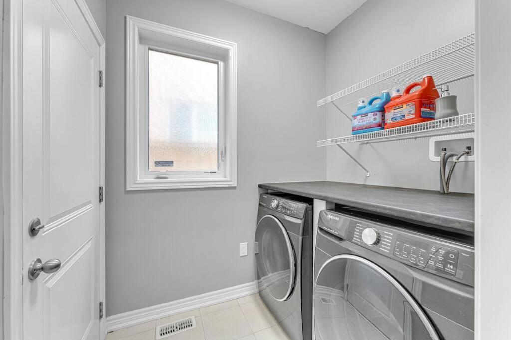 Villa Luxurious 4 Bedroom In Hamilton, Sleeps 10 Hamilton