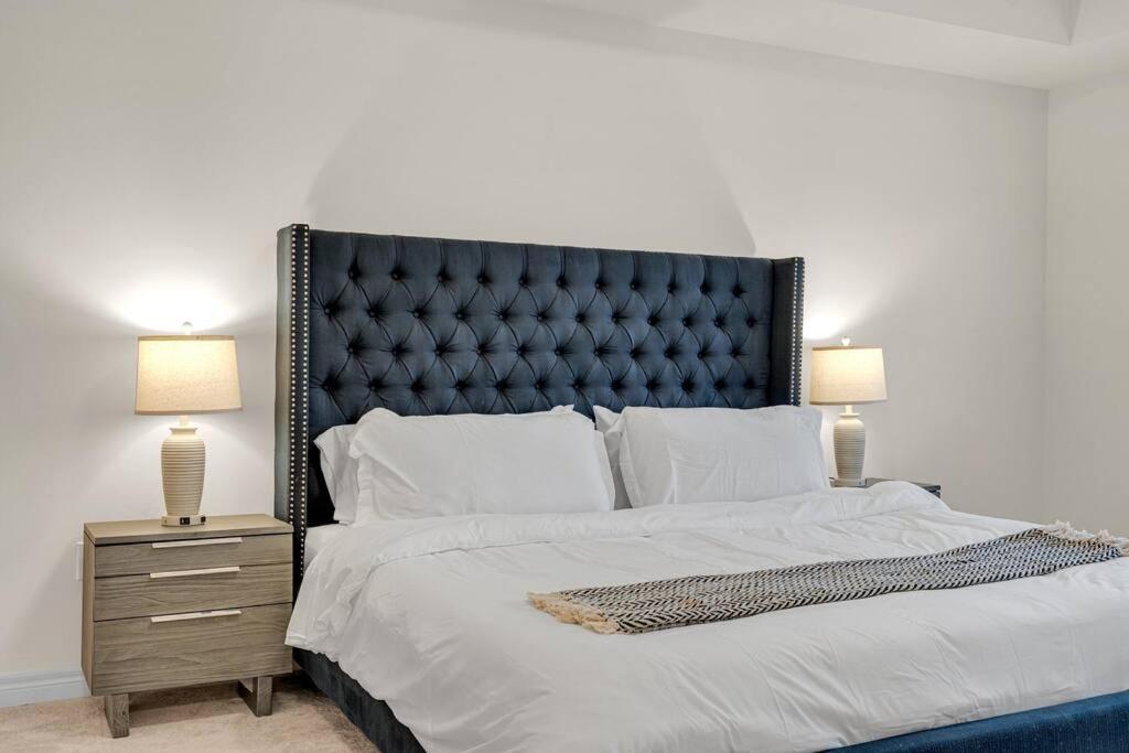 Villa Luxurious 4 Bedroom In Hamilton, Sleeps 10 *