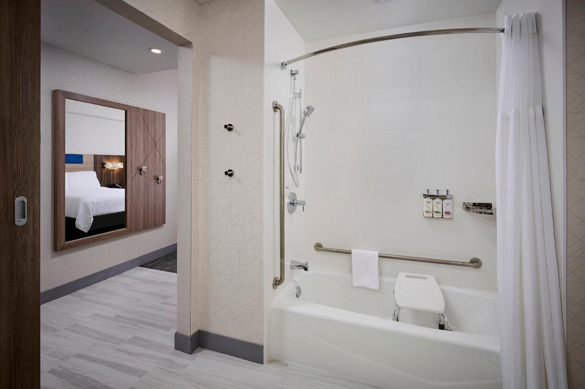 Express - Upper By Ihg Hotel *