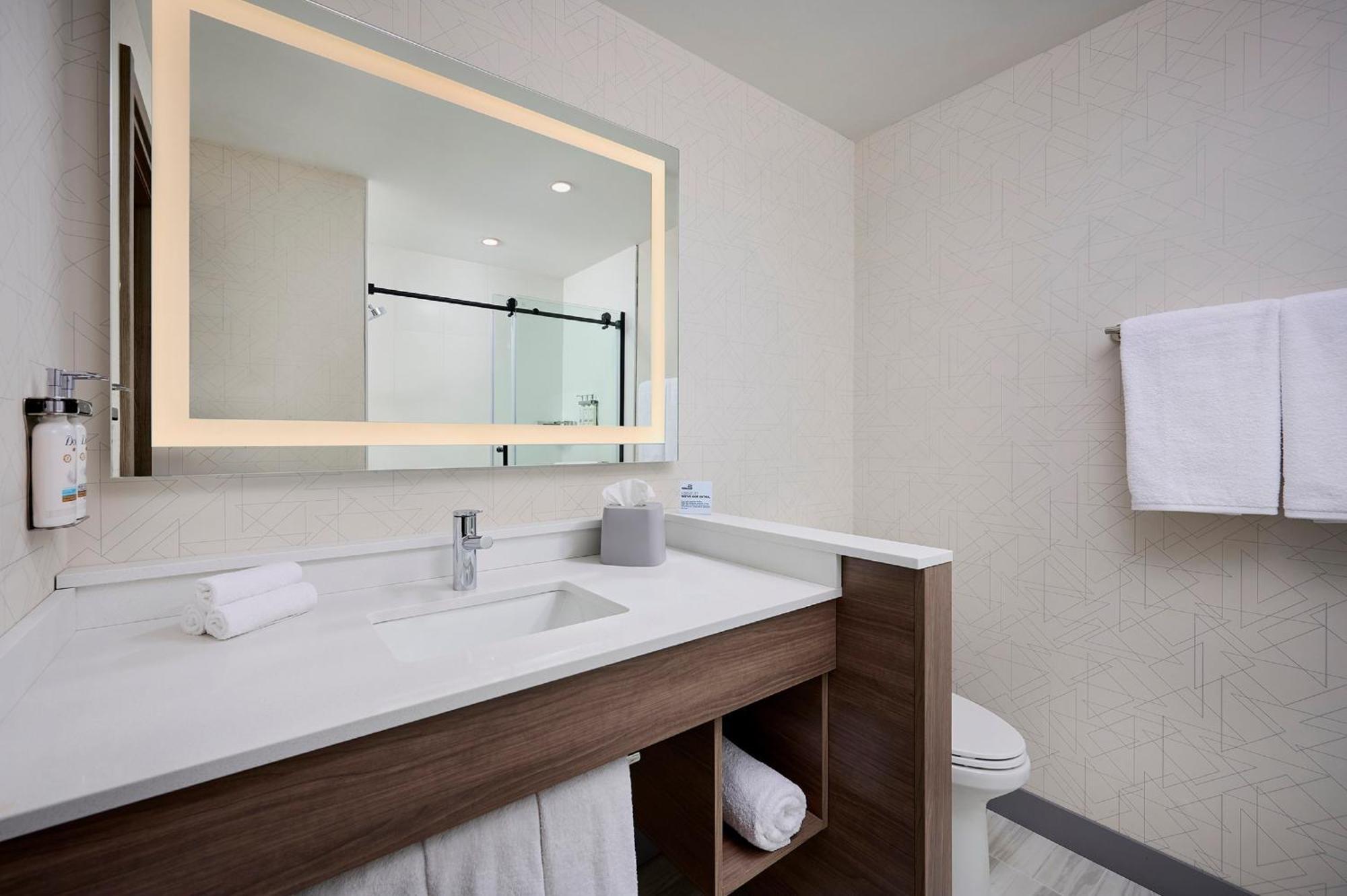 Express - Upper By Ihg Hotel *
