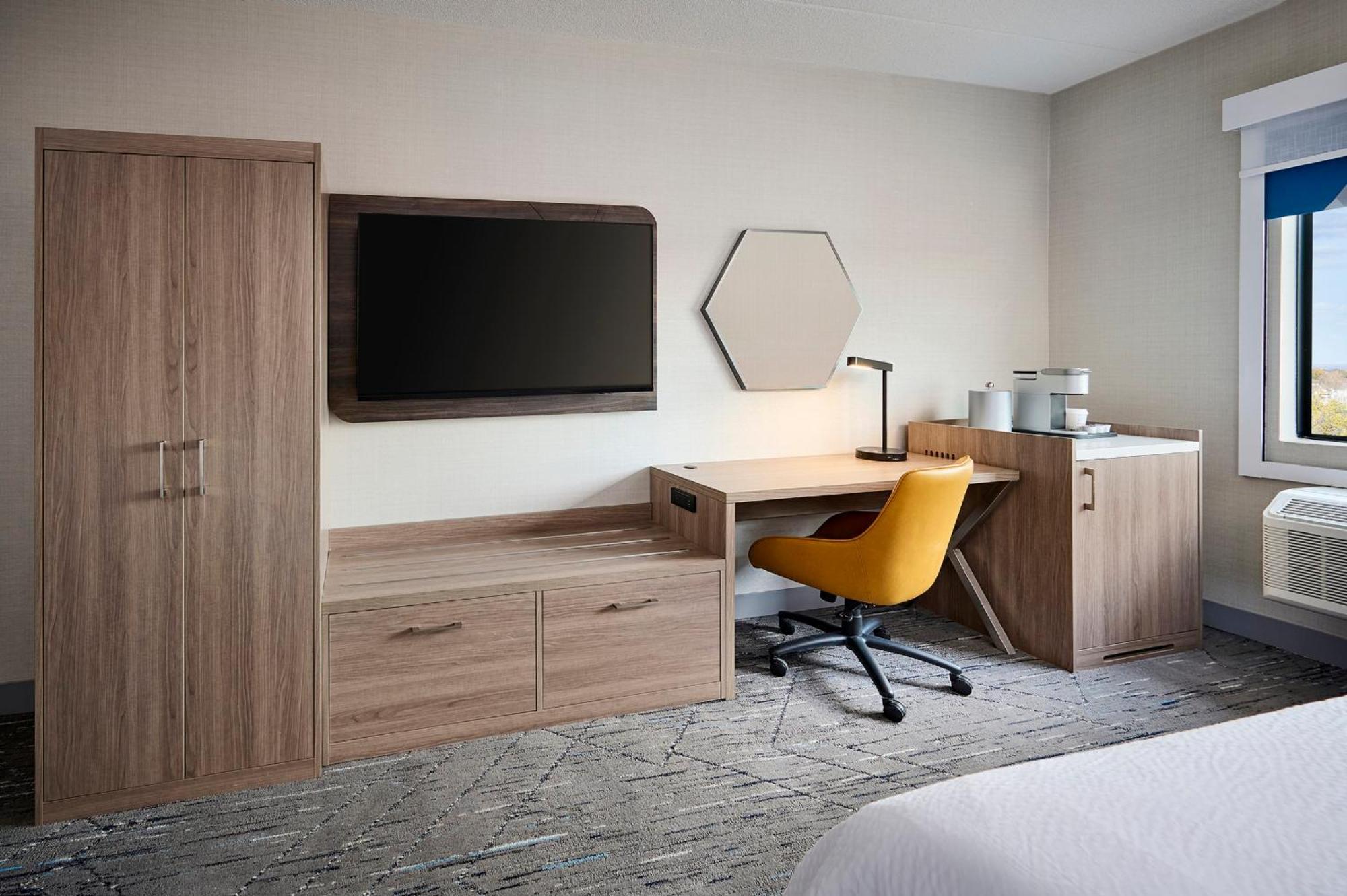 Express - Upper By Ihg *