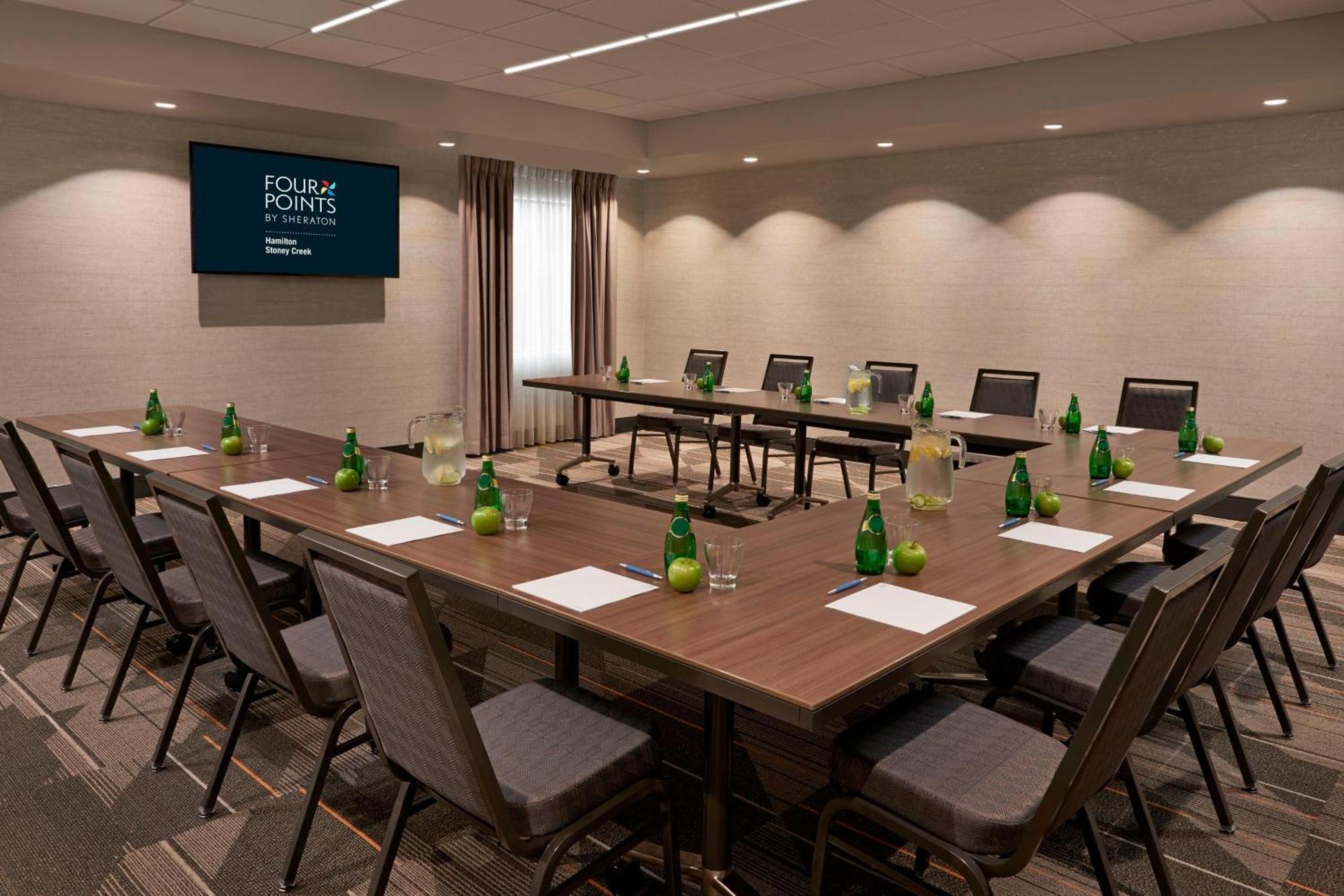 Four Points By Sheraton - Stoney Creek Hotel Hamilton
