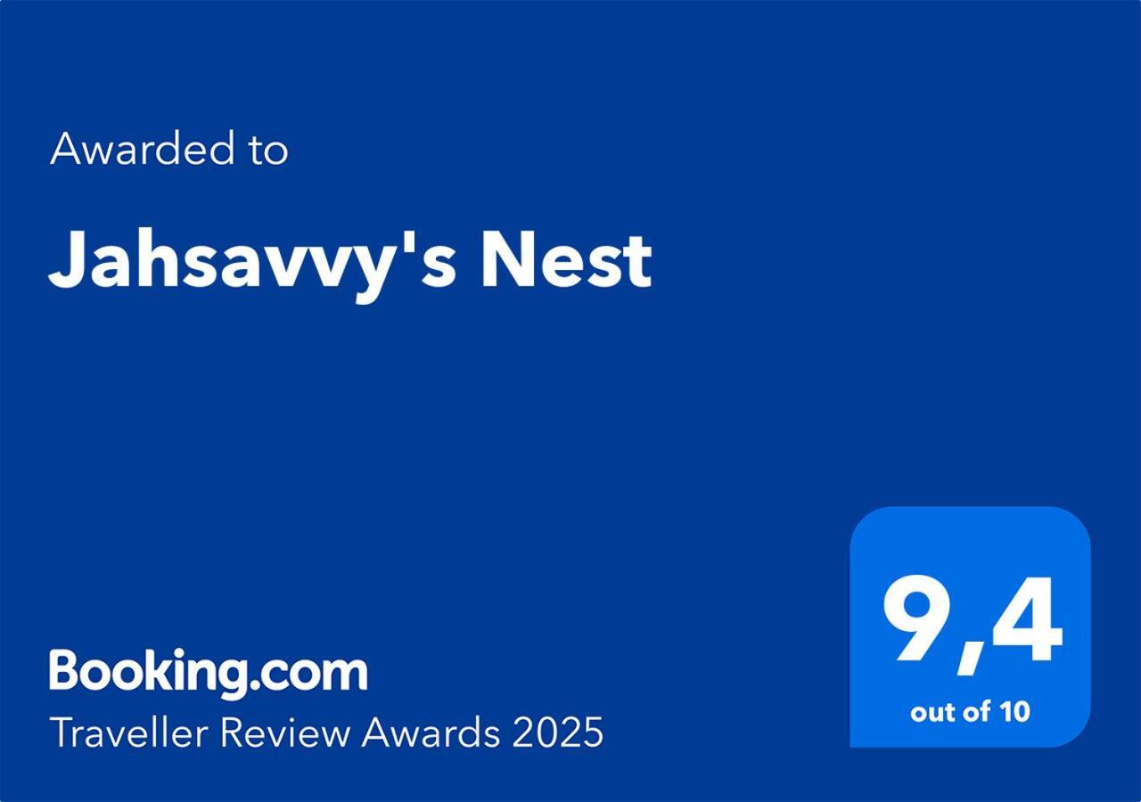 Jahsavvy's Nest * Hamilton