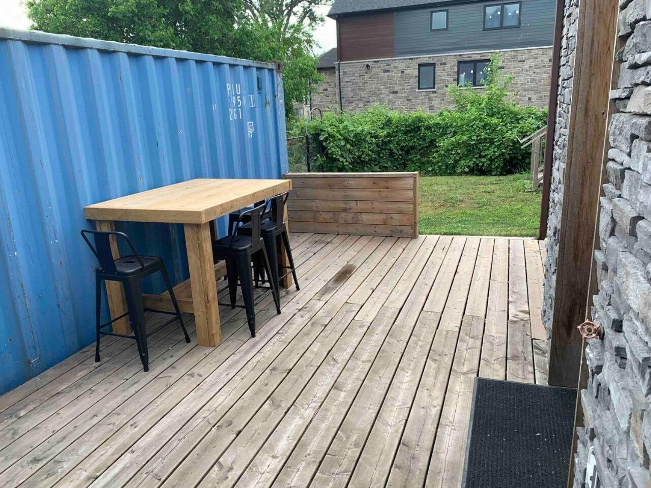 Stylish Modern 2 Bedroom House Across From Hamilton