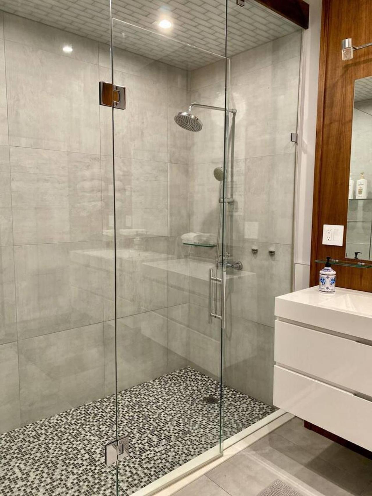 Stylish Modern 2 Bedroom House Across From *