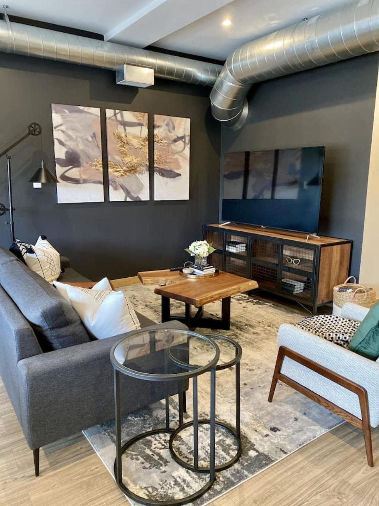 Stylish Modern 2 Bedroom House Across From