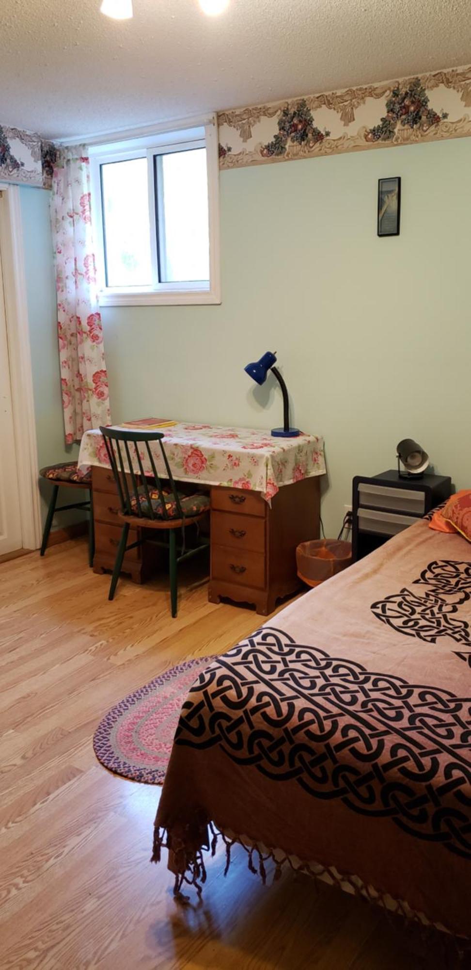 Apartment 2 Bdrm 3 Min Walk To Mcmaster Hamilton