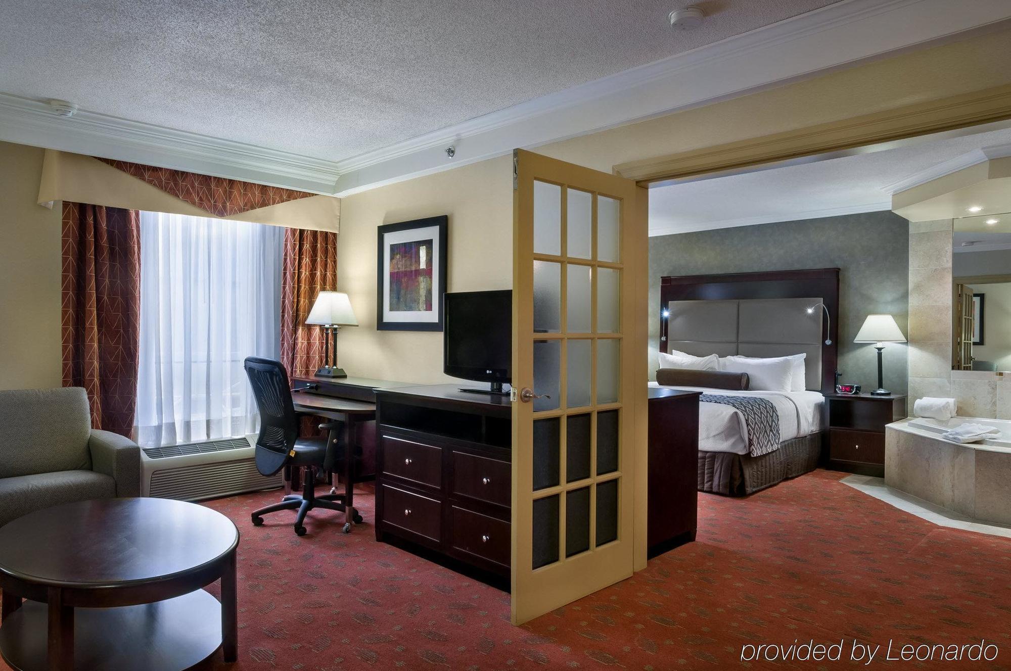 Hotel Plaza And Conference Center Hamilton
