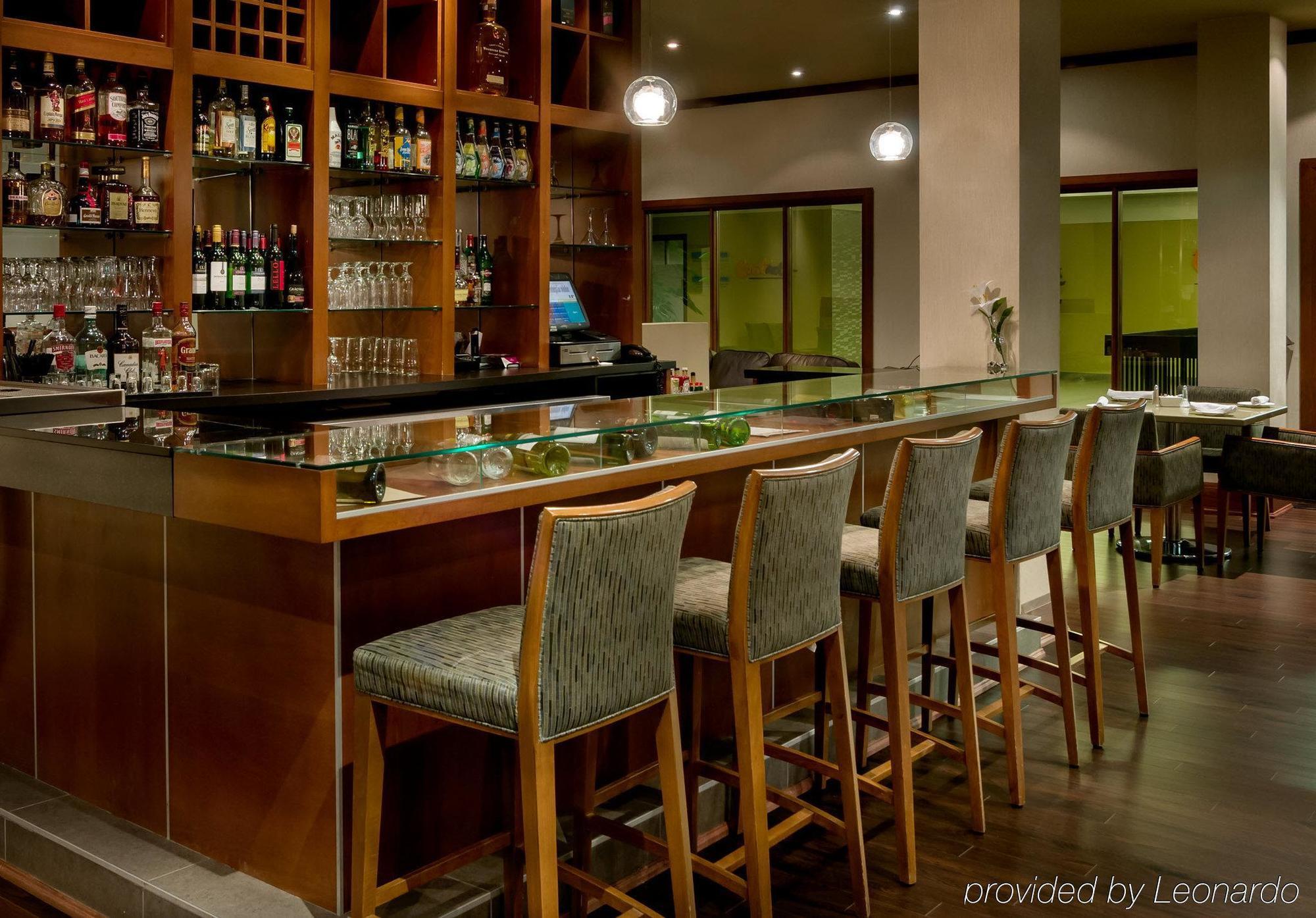 Plaza And Conference Center 4*