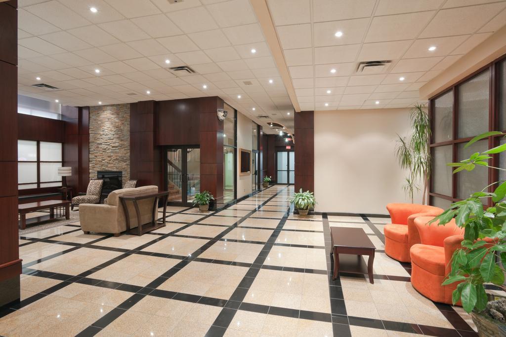 Hotel Plaza And Conference Center Hamilton