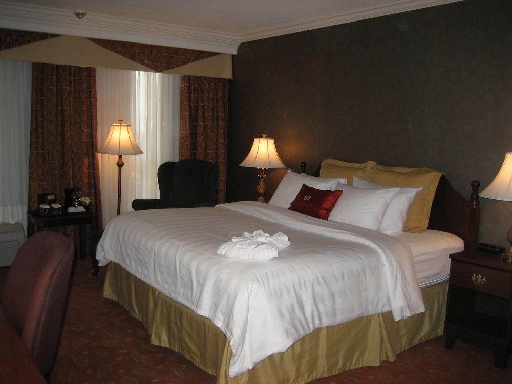 Hotel Plaza And Conference Center 4*