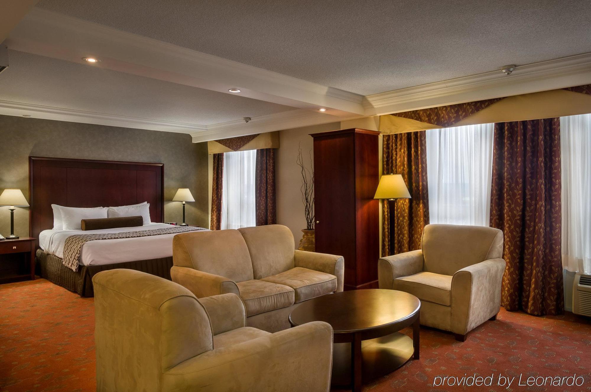 Hotel Plaza And Conference Center 4*