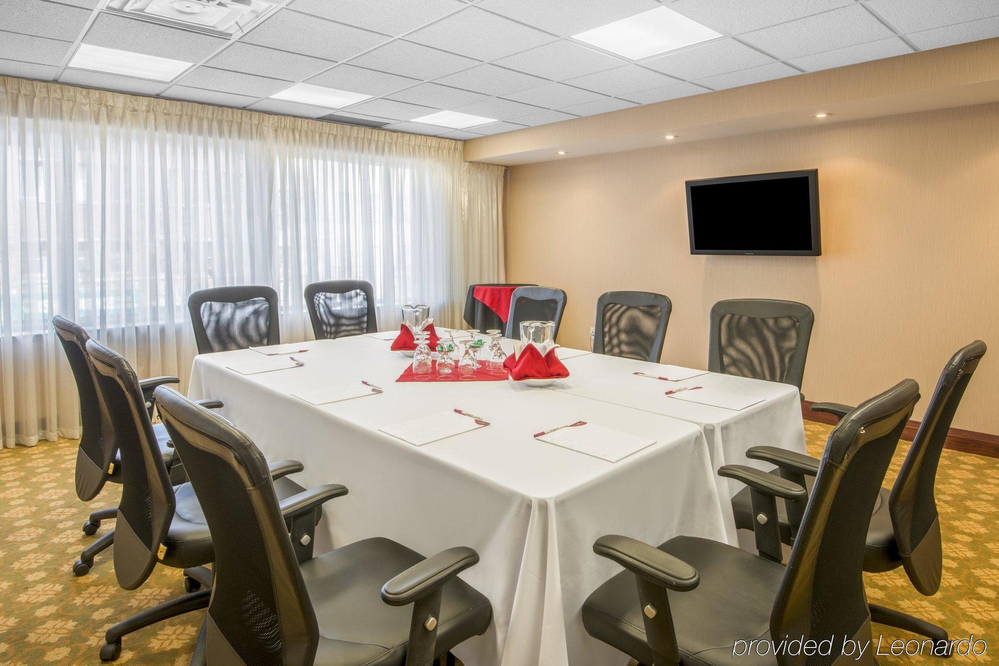 Hotel Plaza And Conference Center 4*