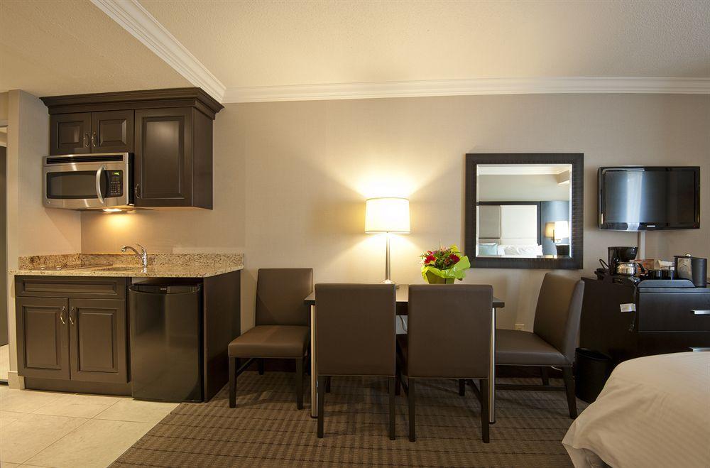 Visitor's 4* Hamilton