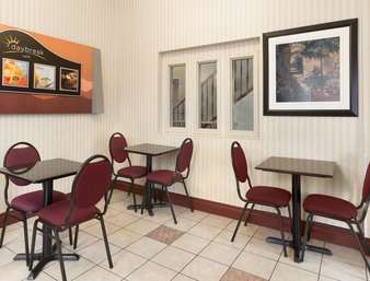 Days By Wyndham - Downtown Hotel 3*