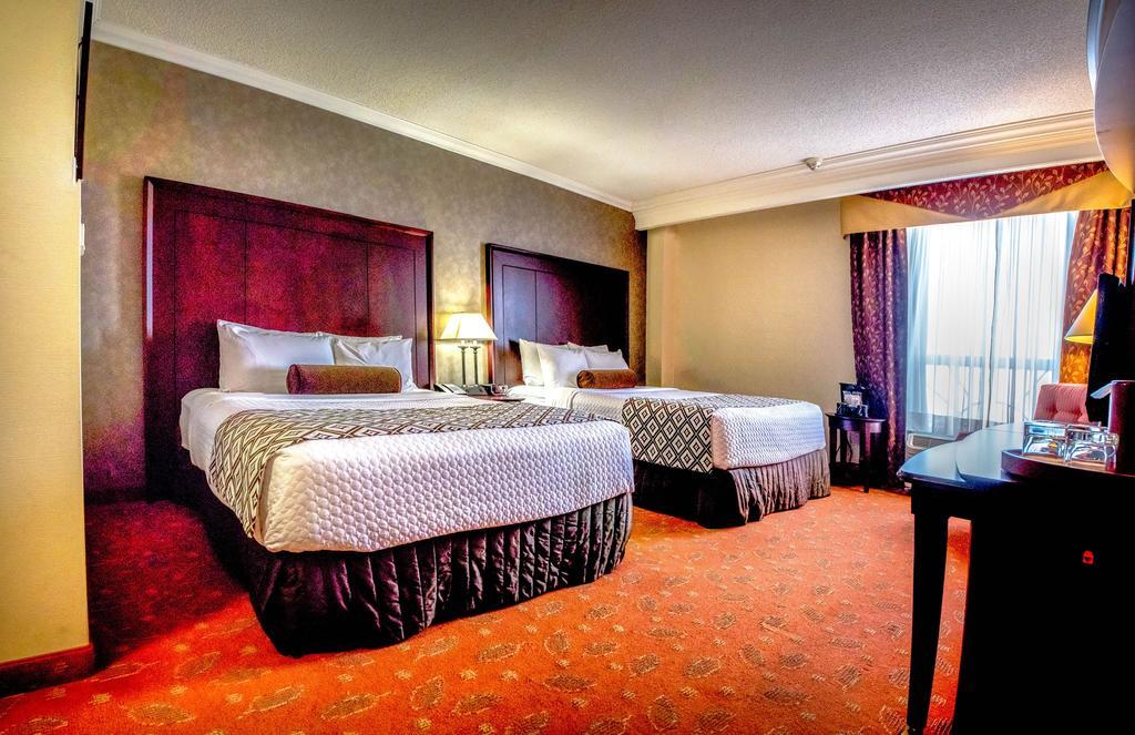 Plaza And Conference Center 4* Hamilton