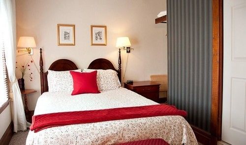 Homestead House Bed & Breakfast 4*