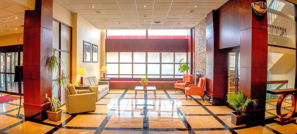 Plaza And Conference Center Hotel