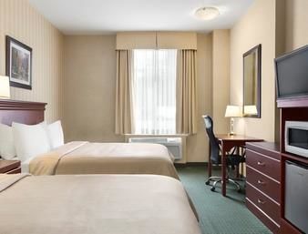 Hotel Days By Wyndham - Downtown Hamilton