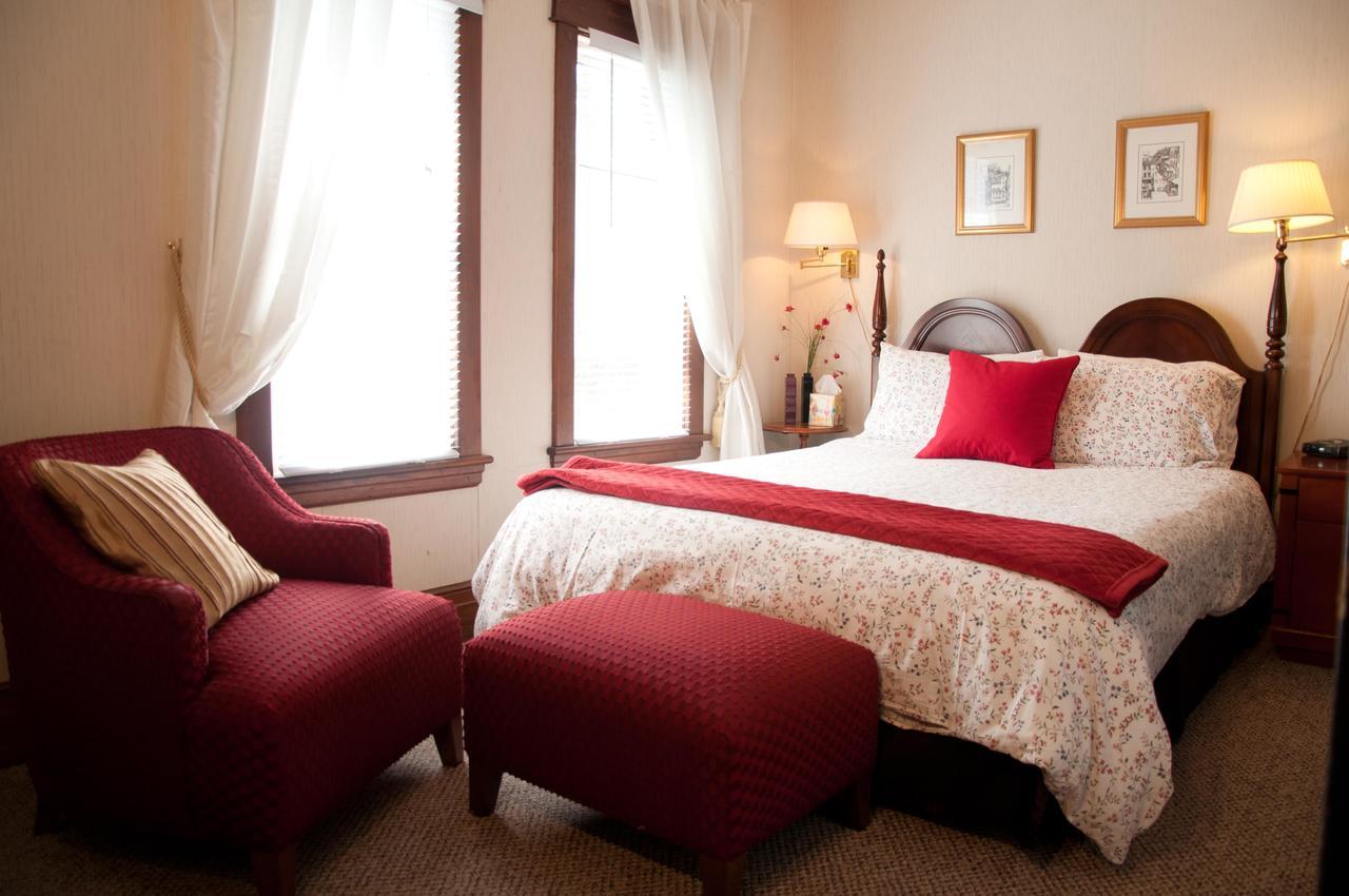 Homestead House Bed & Breakfast 4*
