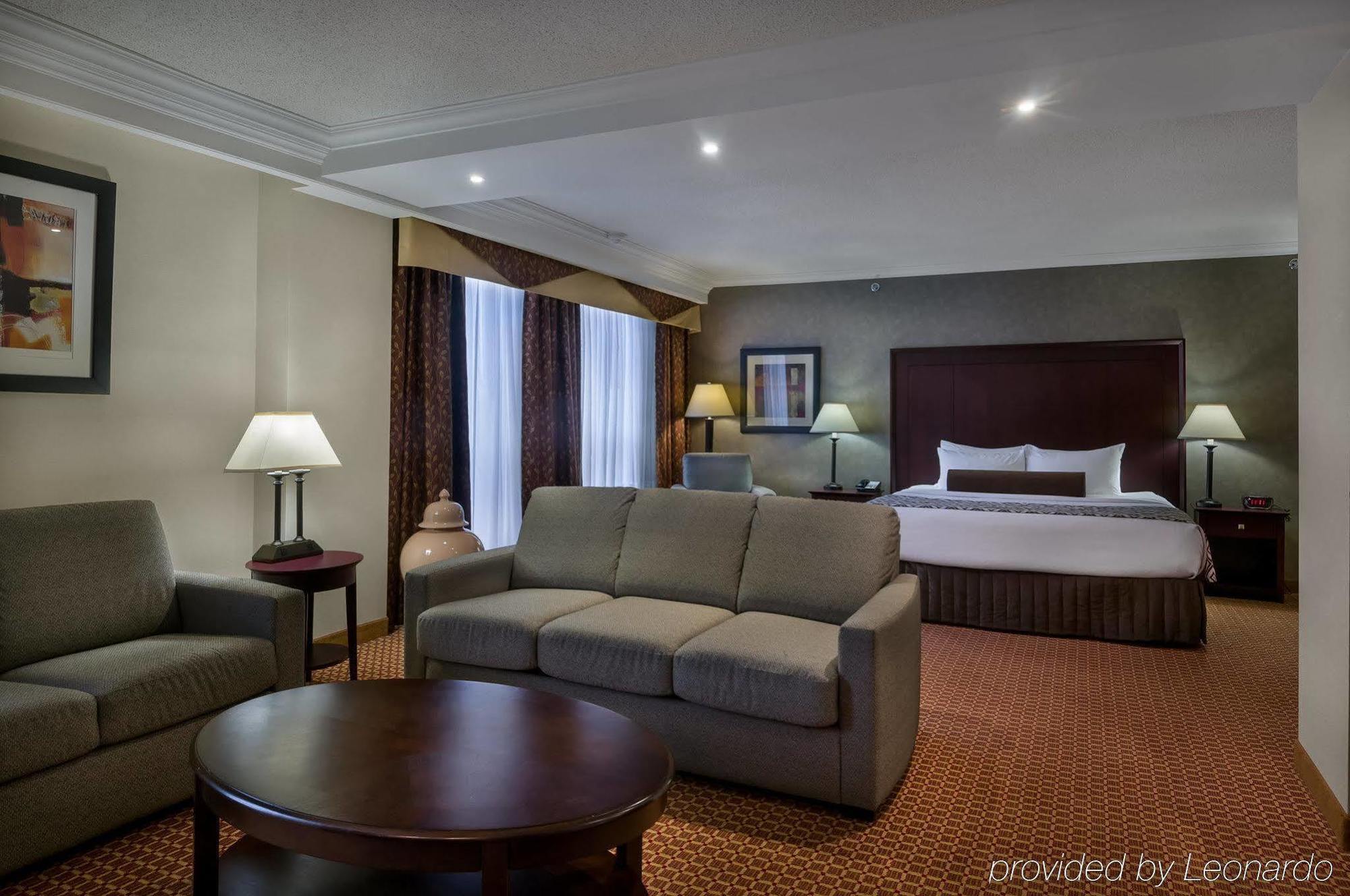 Plaza And Conference Center 4* Hamilton