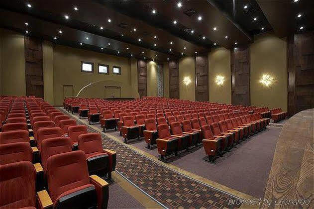 Plaza And Conference Center Hotel 4*