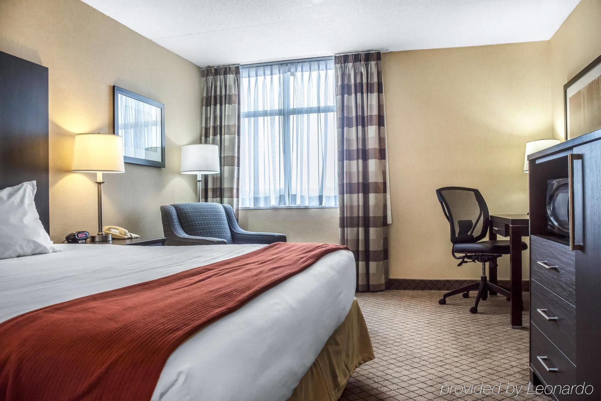 Four Points By Sheraton - Stoney Creek Hotel