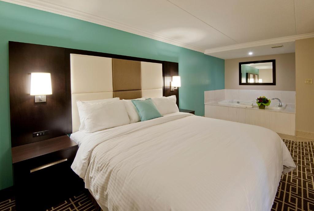 Visitor's Hotel 4*