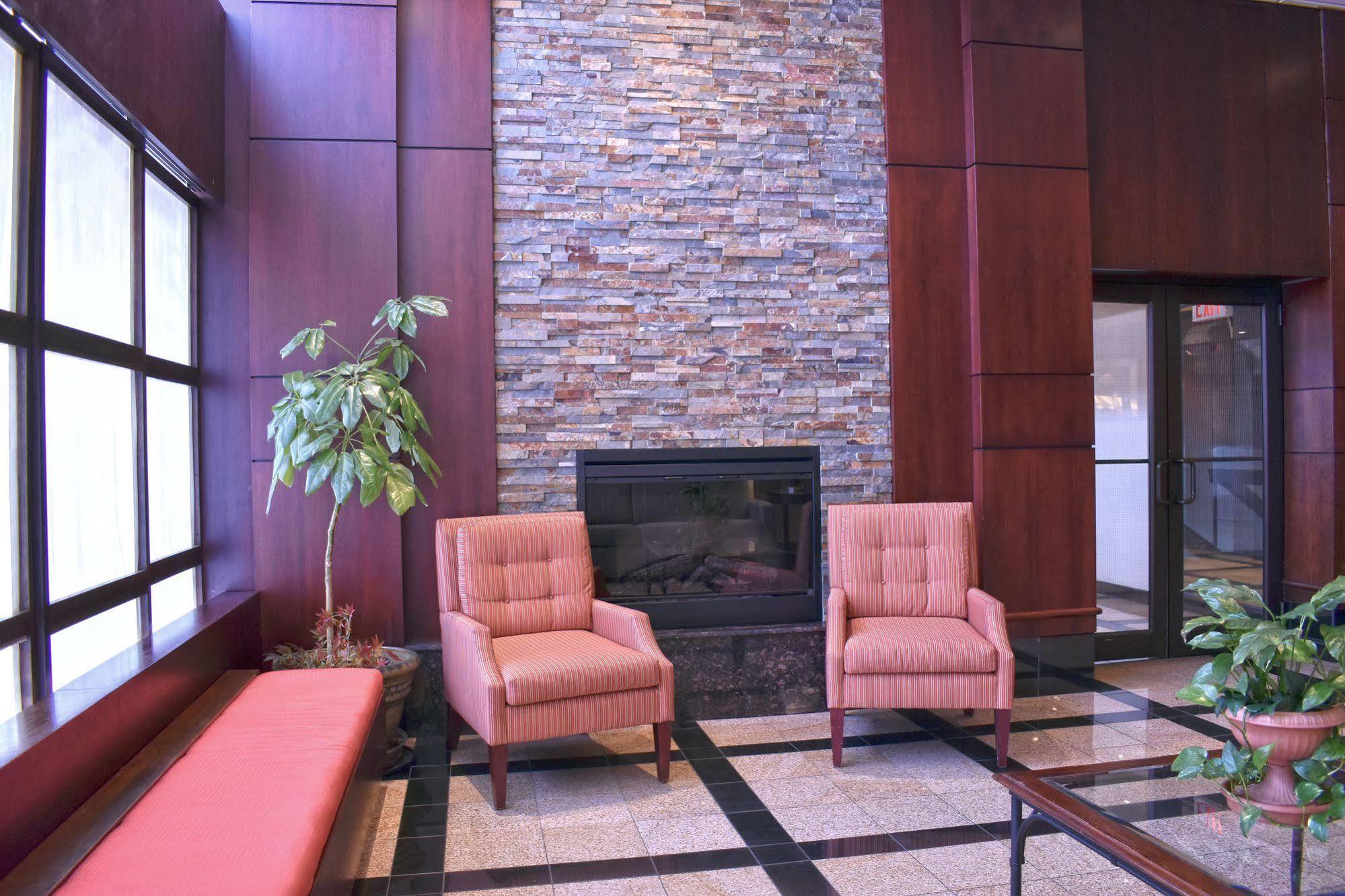 Hotel Plaza And Conference Center Hamilton