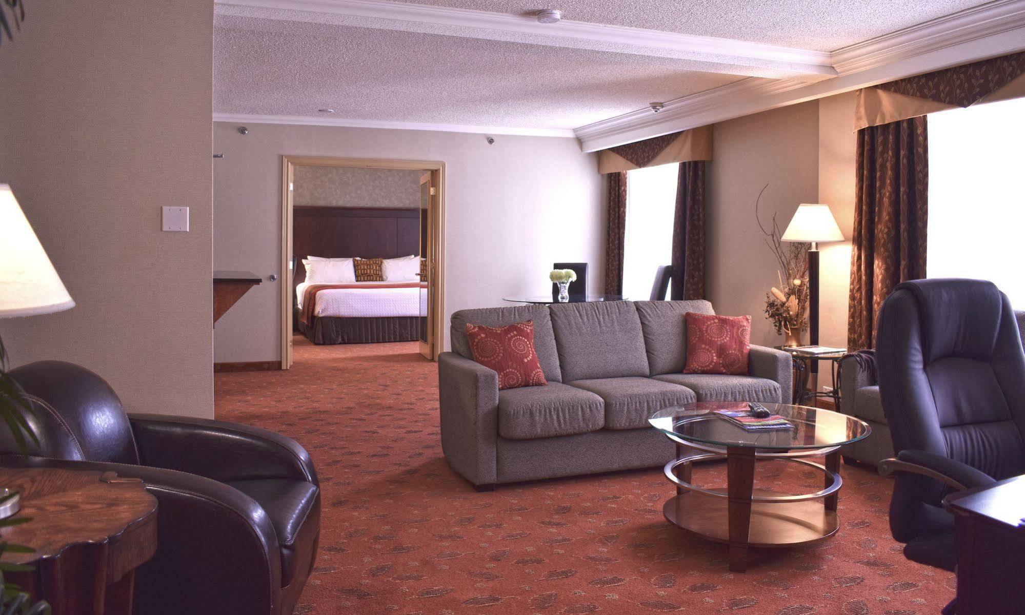 Plaza And Conference Center 4* Hamilton