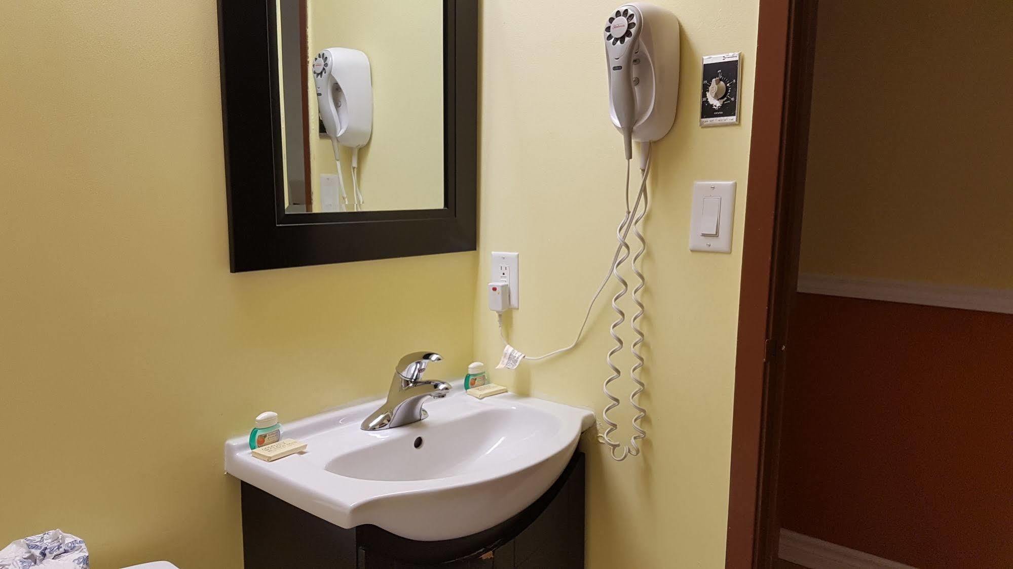 Inn Budget 2000 Hamilton