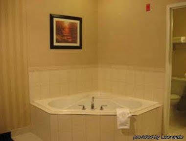 Days By Wyndham - Downtown Hotel