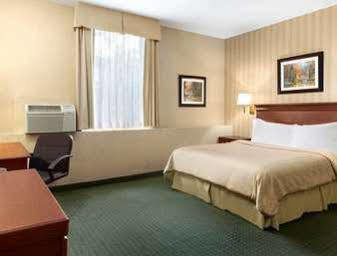 Days By Wyndham - Downtown 3* Hamilton