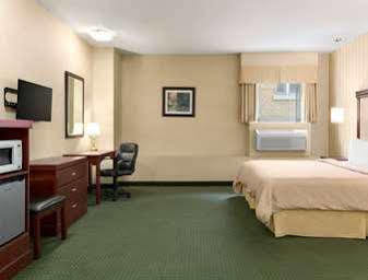 Days By Wyndham - Downtown Hotel