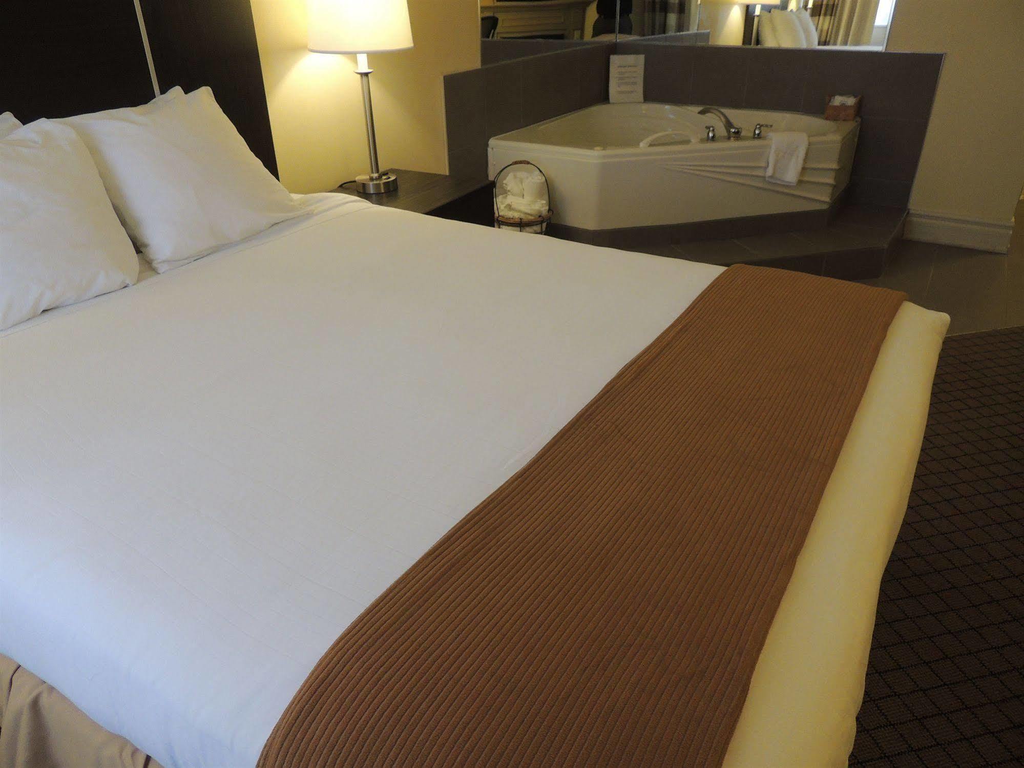 Hotel Four Points By Sheraton - Stoney Creek 3*
