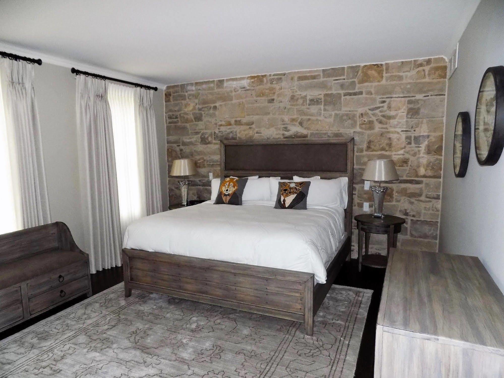 The Barracks 4*