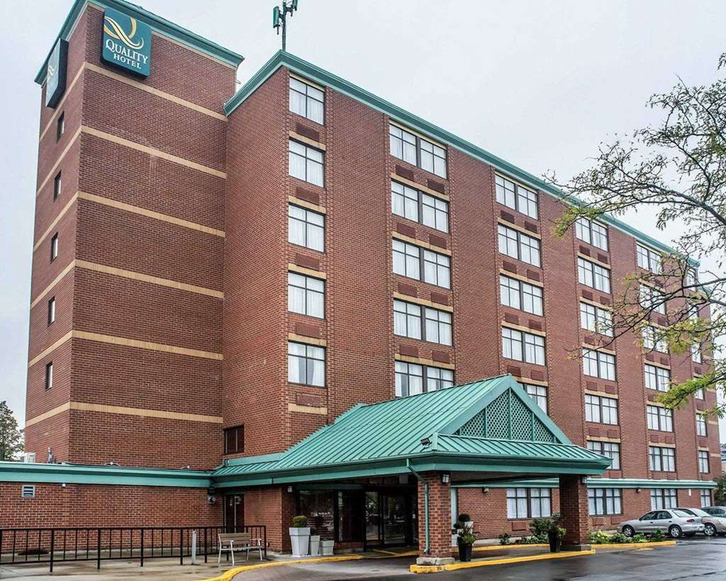 Four Points By Sheraton - Stoney Creek Hotel