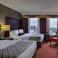 Plaza And Conference Center 4*