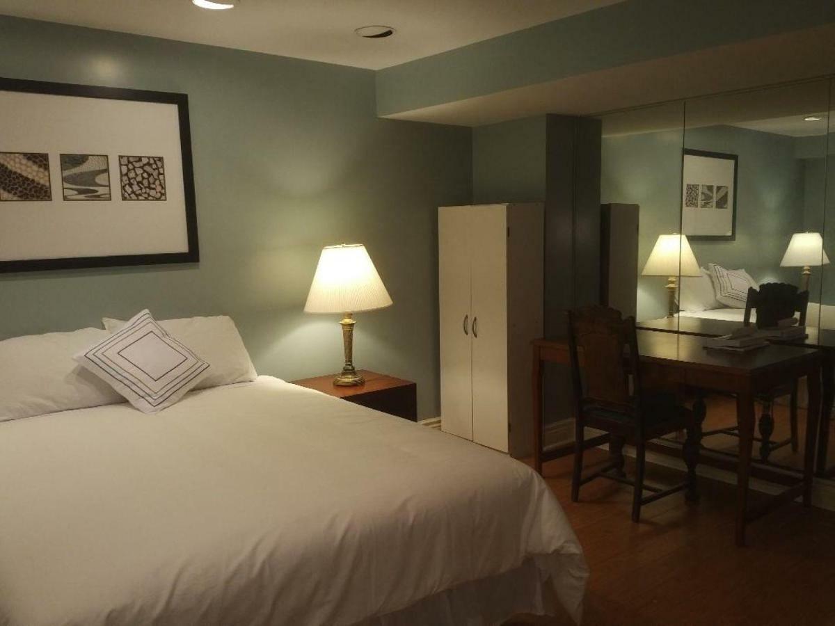 Downtown Near Airport & St. Joseph's Hospital Guest house Hamilton