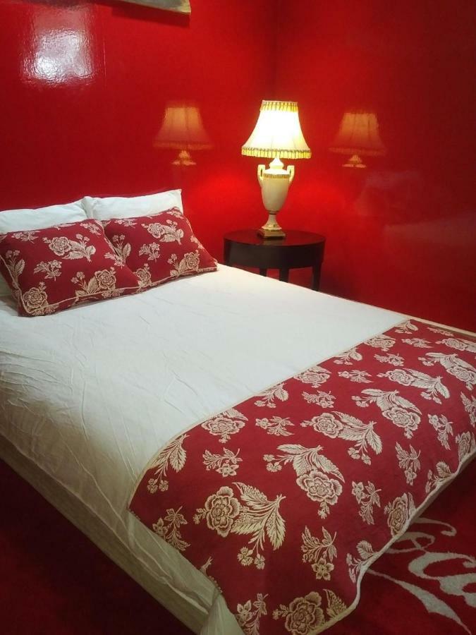 Guest house Downtown Near Airport & St. Joseph's Hospital