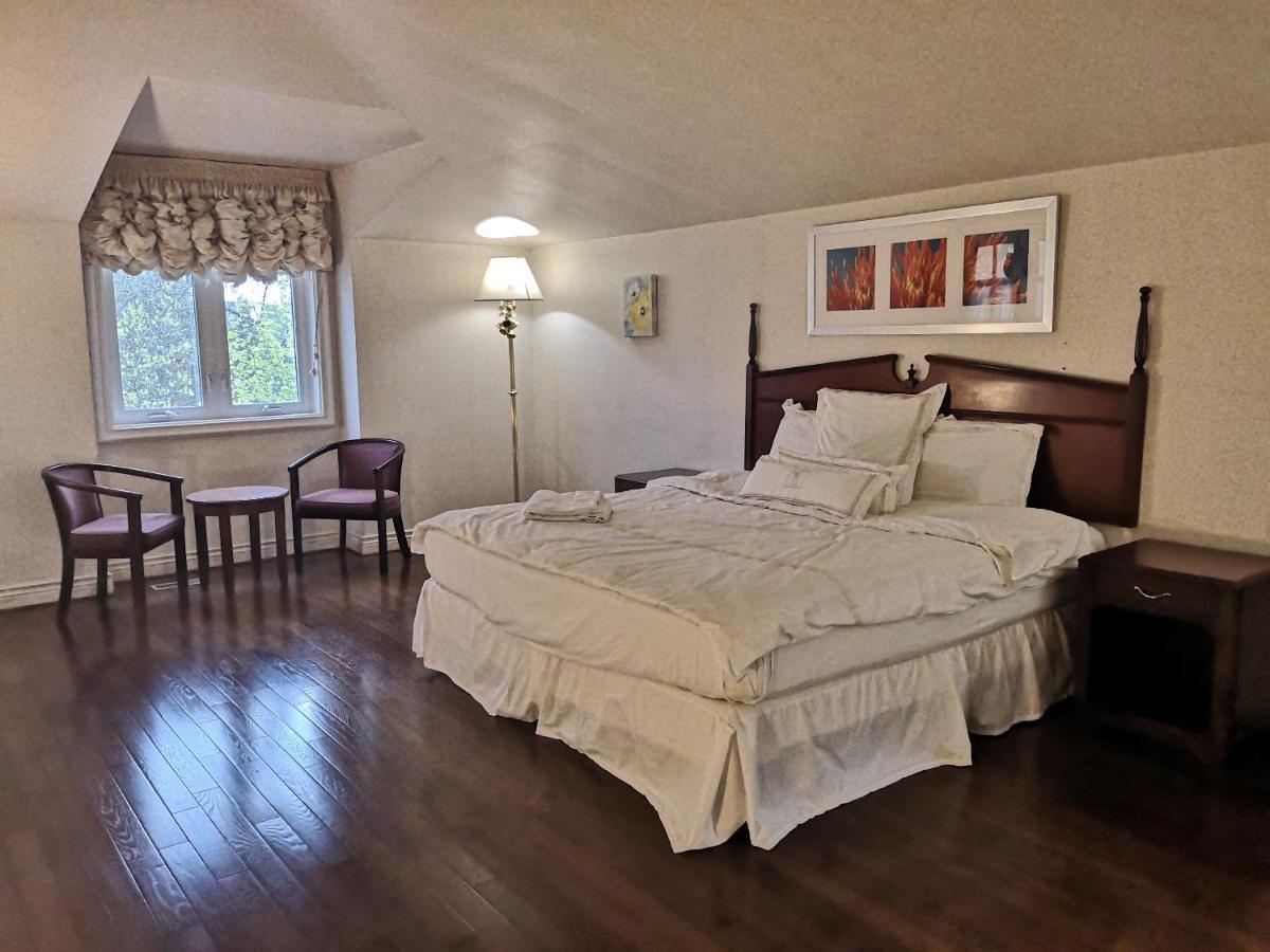 Guest house Downtown Near Airport & St. Joseph's Hospital *