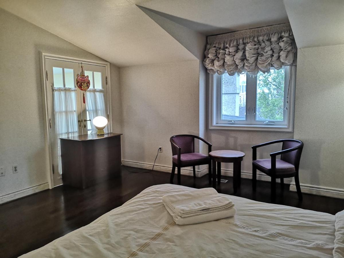 Guest house Downtown Near Airport & St. Joseph's Hospital Hamilton